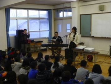 「京都市立陵ヶ岡小学校 人権の花運動感謝状贈呈式」 京都人権ナビ